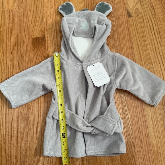 Le Petit Baby Robe W/Koala Hood Detail - Picture 6 of 7
